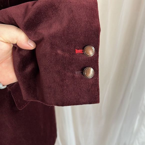 Uniqlo X Ines De La Fressange burgundy velvet blazer - Picture 6 of 9
